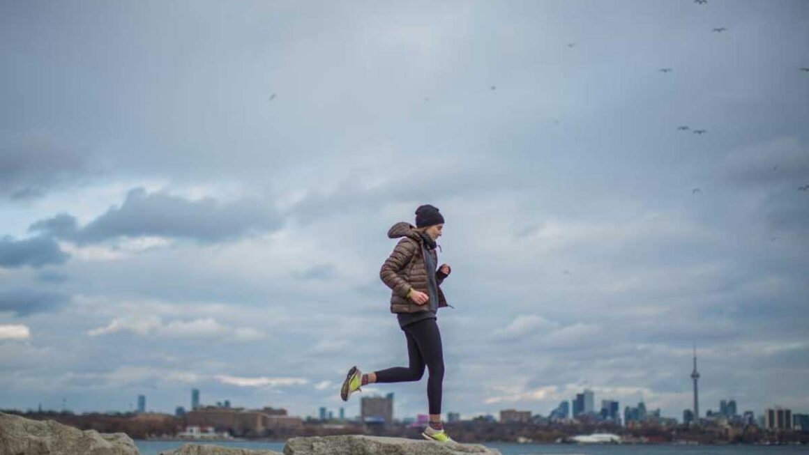 Kuki Ababiligi banyanyagije toni z’ibirayi mu mihanda?