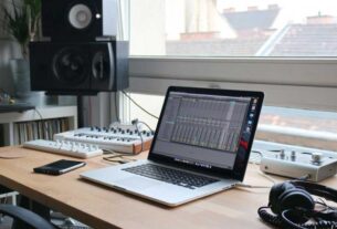 Mighty Popo yongewe mu bazacurangira Bruce Melodie mu gitaramo cye na The Ben