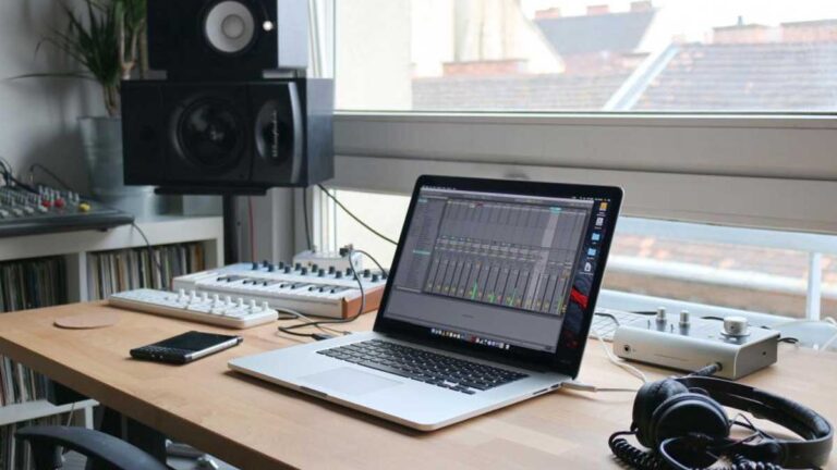 Mighty Popo yongewe mu bazacurangira Bruce Melodie mu gitaramo cye na The Ben